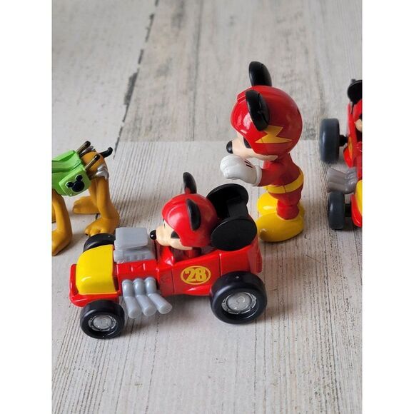 Disney Mickey Mouse Pluto mechanic car race set toy figure - Picture 7 of 11